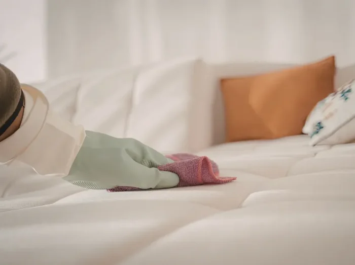 Xử lý vết bẩn trên nệm ngay tại nhà